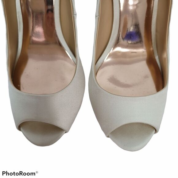 Badgley Mischka Diego Ankle Straps Pumps Size 6.5 - Picture 6 of 13